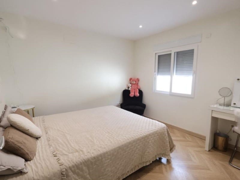 5 soverom Villa til salgs i Torrevieja med svømmebasseng garasje - € 599 000 (Ref: 10184456)
