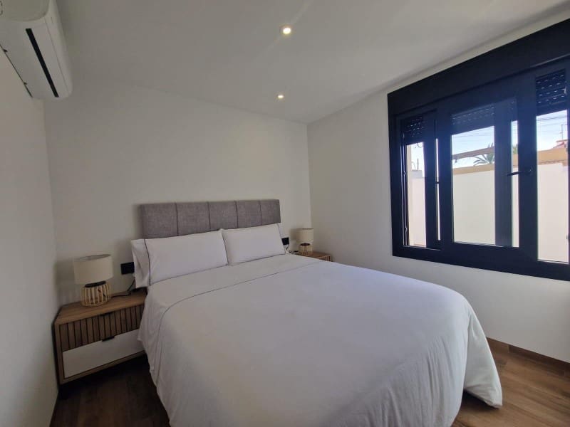 3 soveværelse Villa til salg i Orihuela Costa med swimmingpool - € 560.000 (Ref: 10184458)