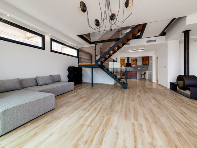 4 soverom Villa til salgs i Los Europeos, Torrevieja med svømmebasseng garasje - € 990 000 (Ref: 7792743)