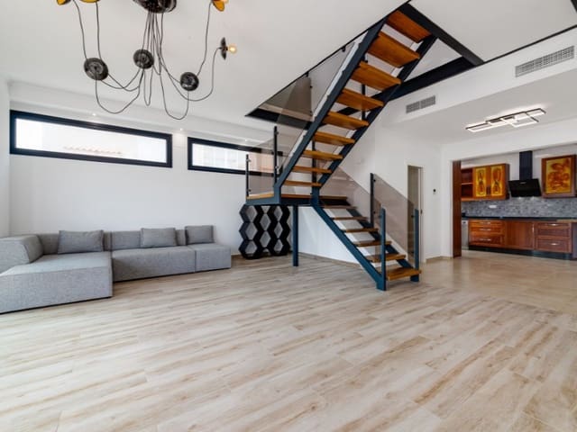 4 soverom Villa til salgs i Los Europeos, Torrevieja med svømmebasseng garasje - € 990 000 (Ref: 7792743)