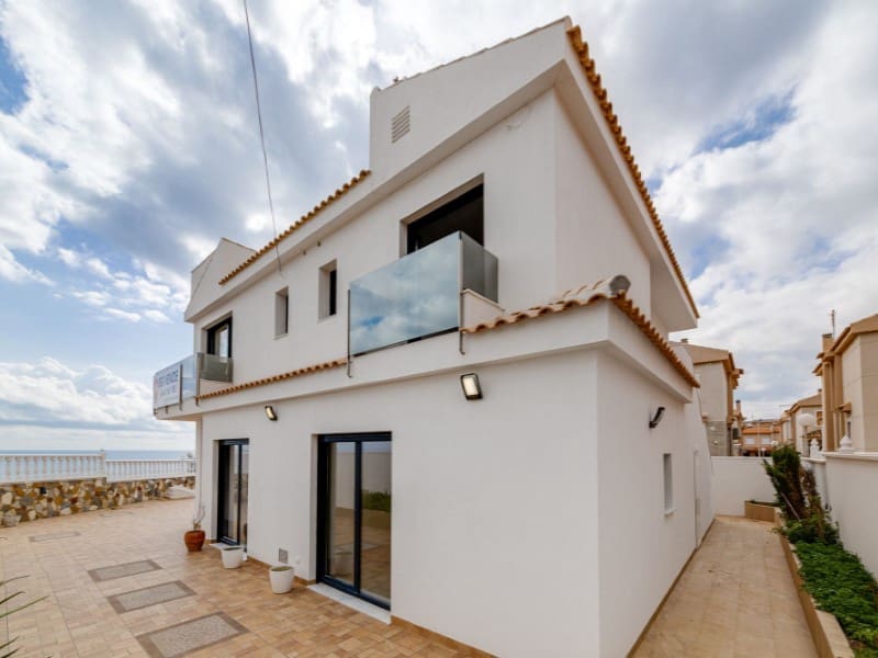 4 soverom Villa til salgs i La Mata med svømmebasseng garasje - € 990 000 (Ref: 7792743)