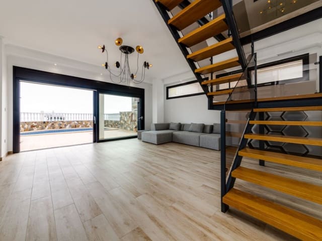 4 soverom Villa til salgs i Los Europeos, Torrevieja med svømmebasseng garasje - € 990 000 (Ref: 7792743)