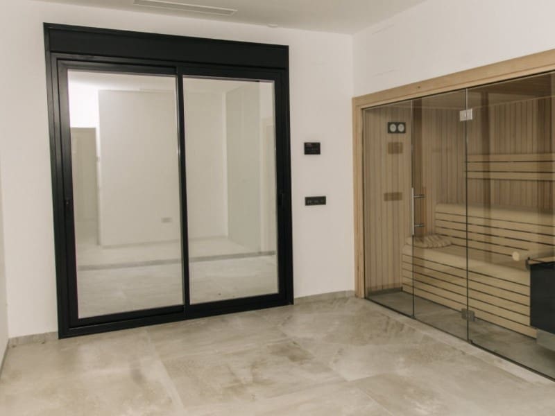 4 bedroom Villa for sale in Rojales with pool - € 995,000 (Ref: 7792815)