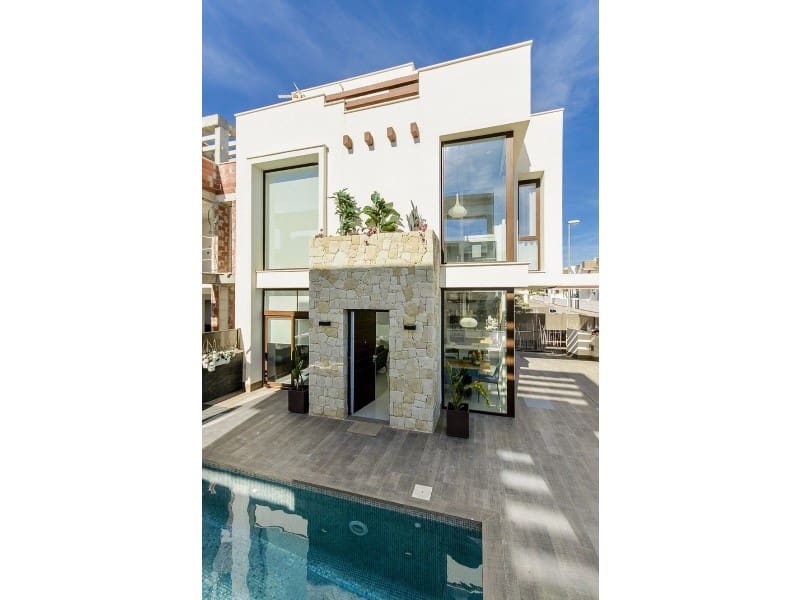 3 quarto Moradia para venda em Los Montesinos com piscina - 485 000 € (Ref: 7833653)