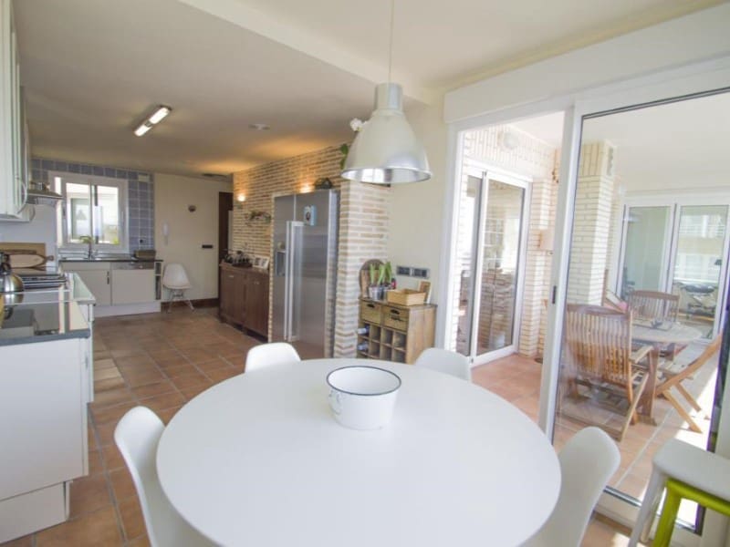 3 bedroom Penthouse for sale in Torrevieja with garage - € 860,000 (Ref: 7843601)