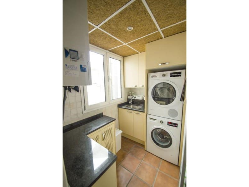 3 bedroom Penthouse for sale in Torrevieja with garage - € 860,000 (Ref: 7843601)