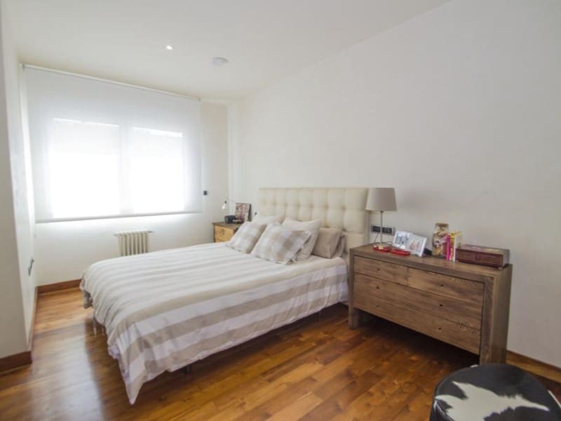 3 bedroom Penthouse for sale in Torrevieja with garage - € 860,000 (Ref: 7843601)