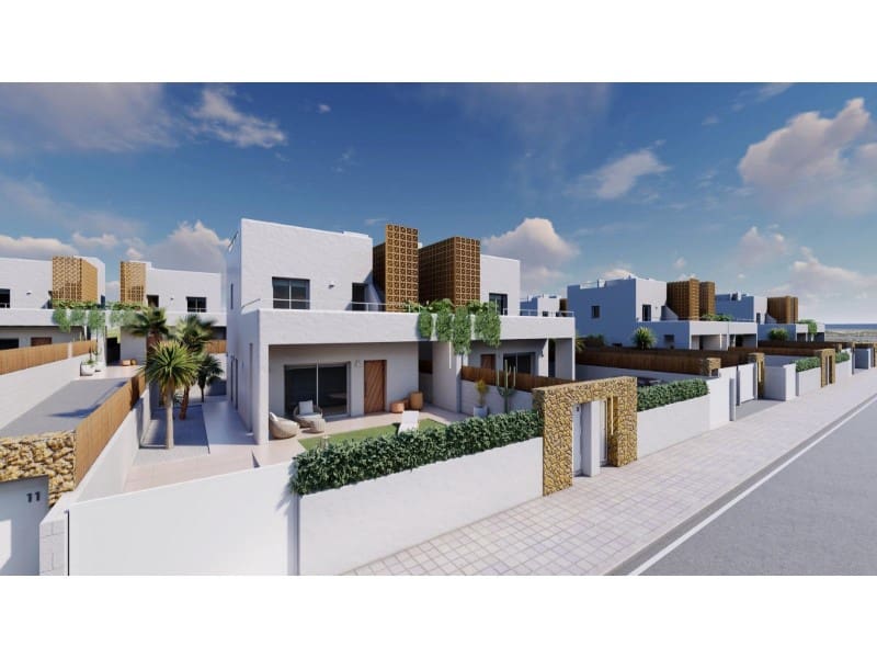 Chalet de 3 habitaciones en Pilar de la Horadada en venta con piscina - 489.000 € (Ref: 7866246)