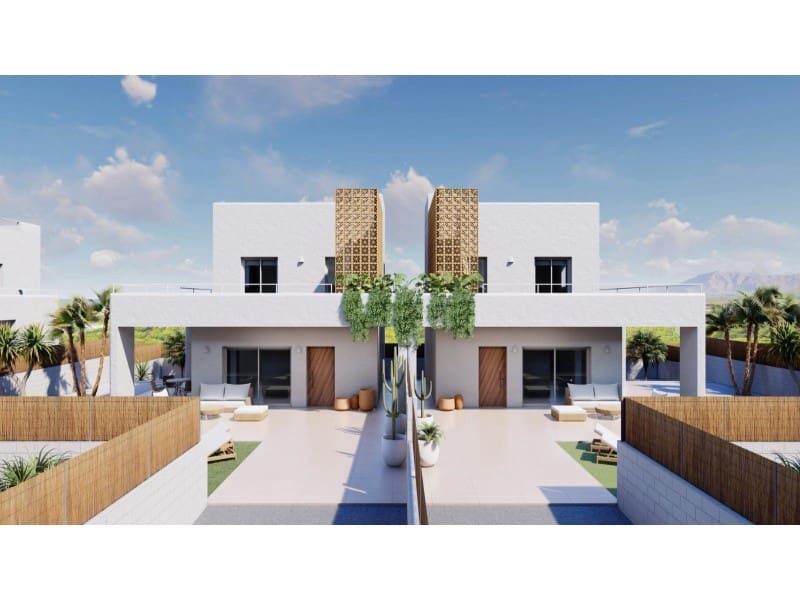 Chalet de 3 habitaciones en Pilar de la Horadada en venta con piscina - 489.000 € (Ref: 7866246)