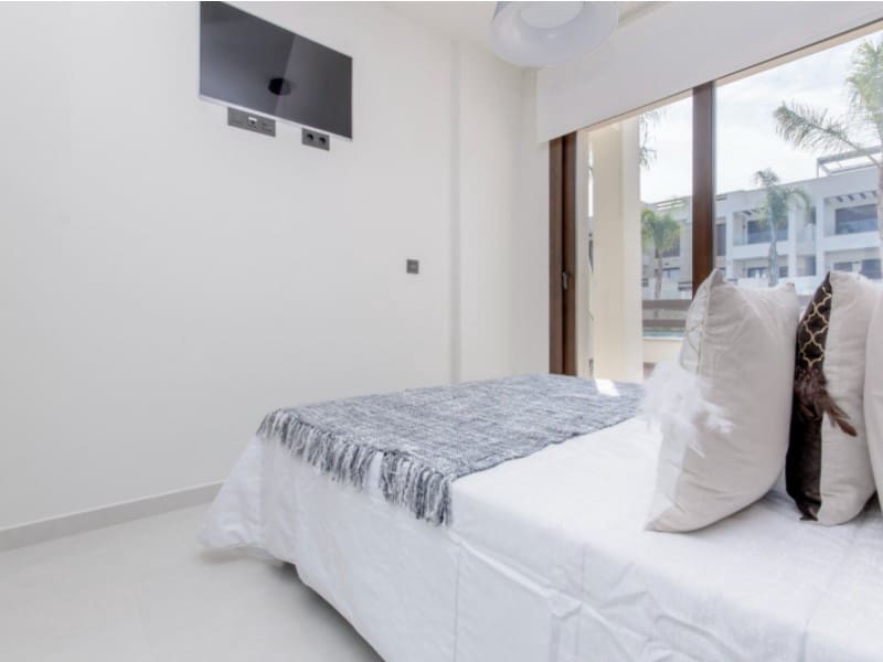 2 soveværelse Bungalow til salg i Torrevieja med swimmingpool - € 275.000 (Ref: 7893787)