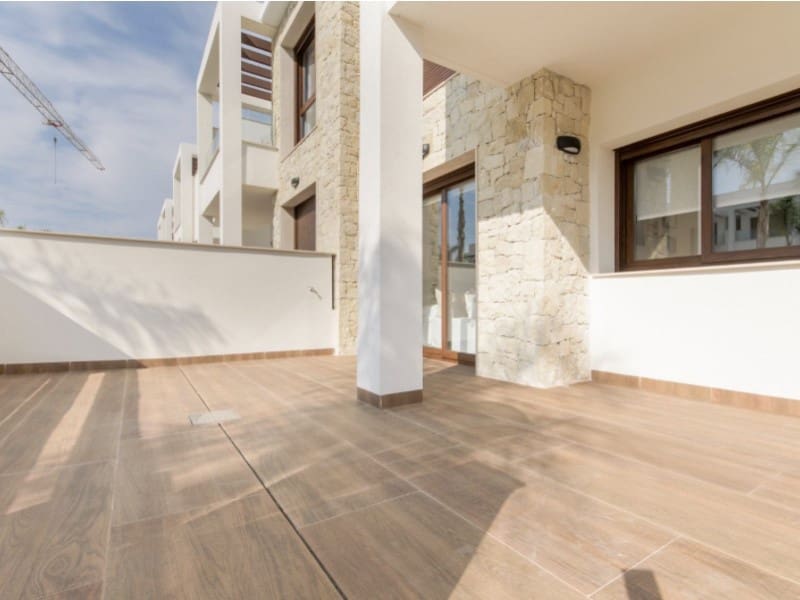 2 soveværelse Bungalow til salg i Torrevieja med swimmingpool - € 275.000 (Ref: 7893787)