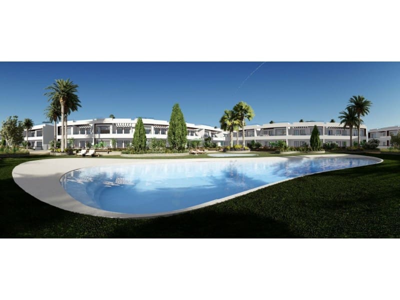 2 quarto Bungalow para venda em Torrevieja com piscina - 380 000 € (Ref: 7893791)