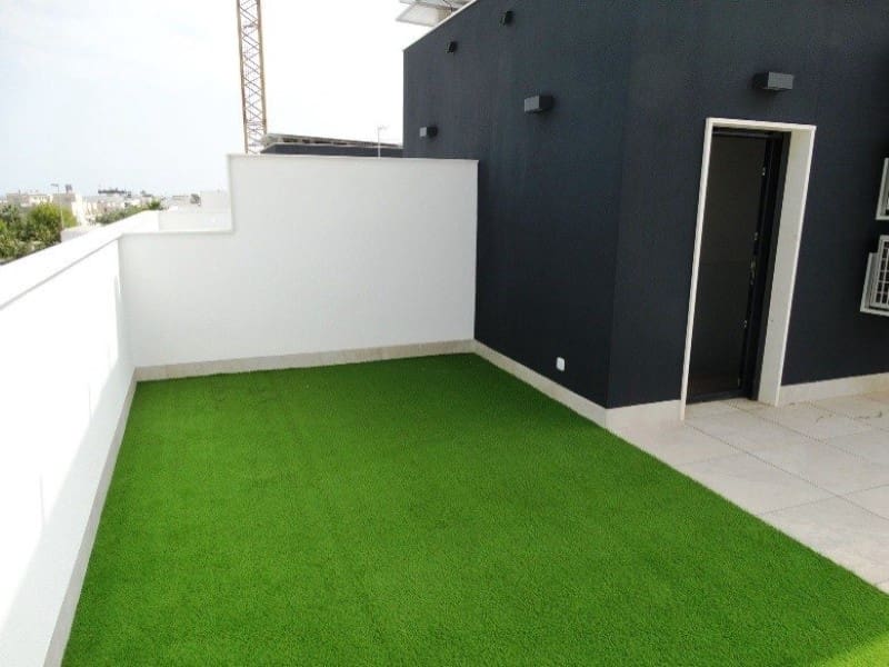 Chalet de 3 habitaciones en Pilar de la Horadada en venta con piscina - 379.900 € (Ref: 7893910)