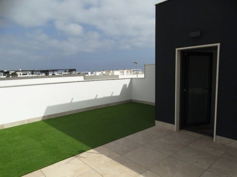 Chalet de 3 habitaciones en Pilar de la Horadada en venta con piscina - 379.900 € (Ref: 7893910)