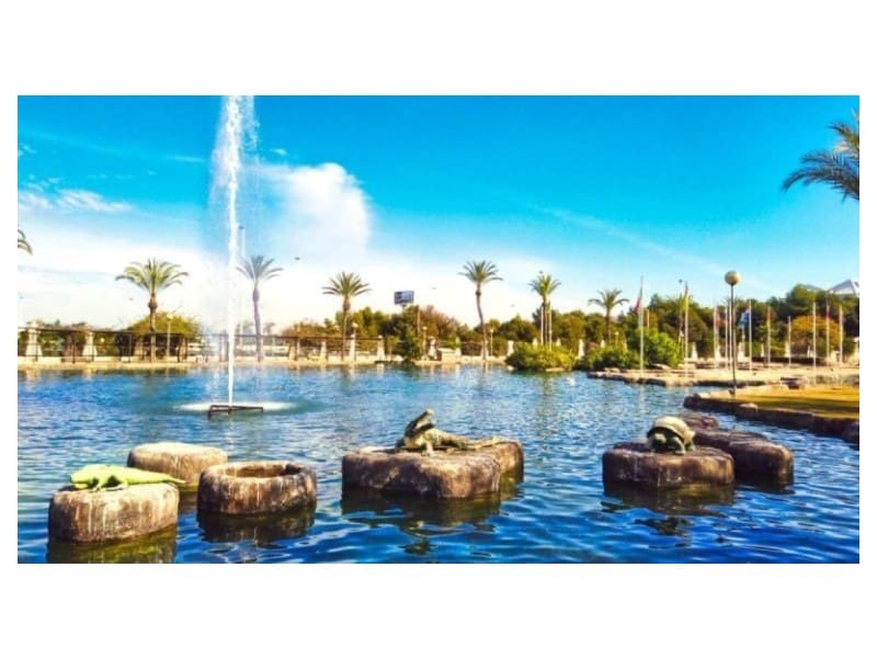 3 sypialnia Willa na sprzedaż w Torrevieja z basenem - 750 000 € (Ref: 7894032)