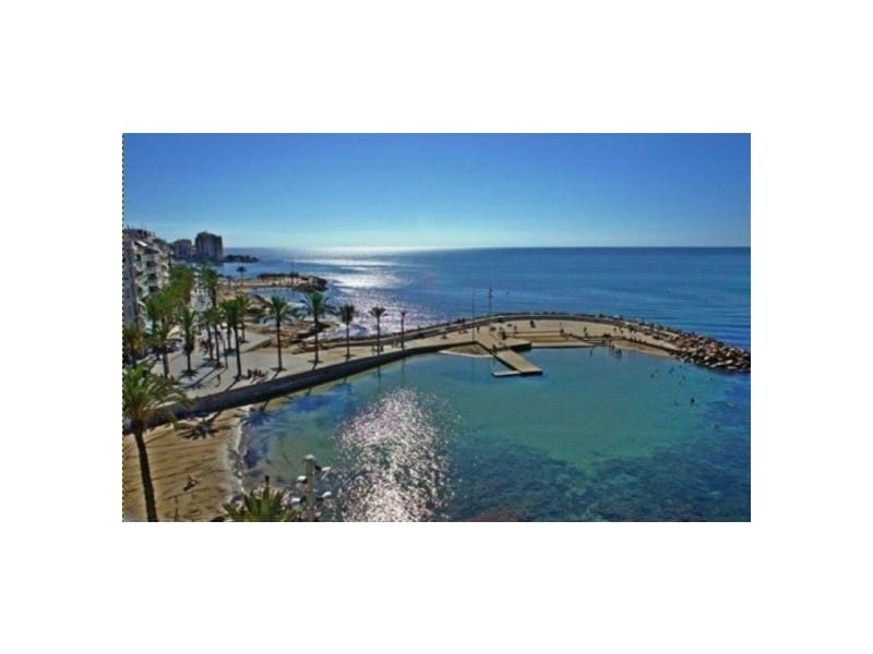 3 sypialnia Willa na sprzedaż w Torrevieja z basenem - 750 000 € (Ref: 7894032)