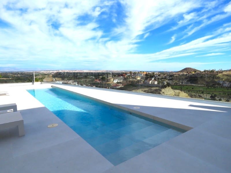 4 soverom Villa til salgs i Rojales med svømmebasseng garasje - € 1 799 000 (Ref: 7934257)