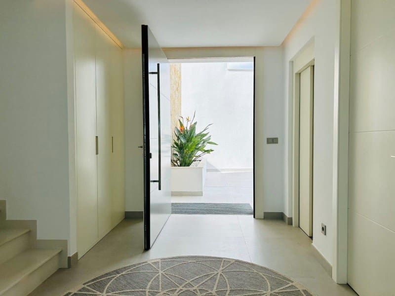 4 soverom Villa til salgs i Rojales med svømmebasseng garasje - € 1 799 000 (Ref: 7934257)