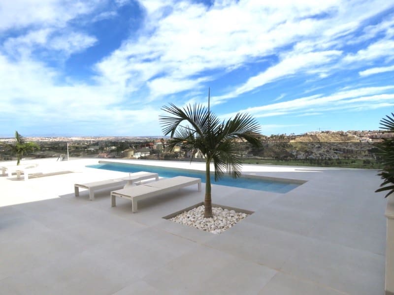 4 soverom Villa til salgs i Rojales med svømmebasseng garasje - € 1 799 000 (Ref: 7934257)