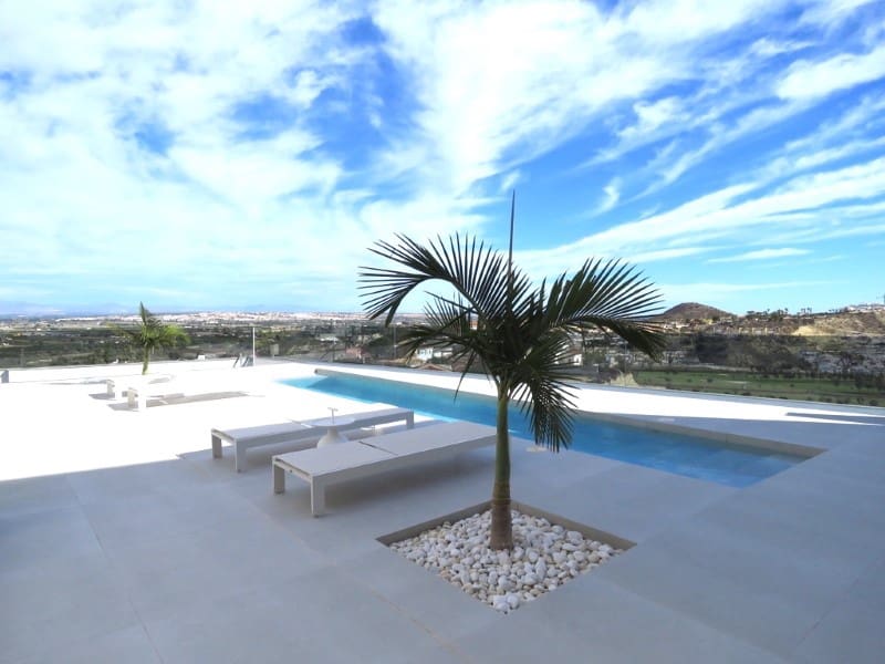 4 soverom Villa til salgs i Rojales med svømmebasseng garasje - € 1 799 000 (Ref: 7934257)