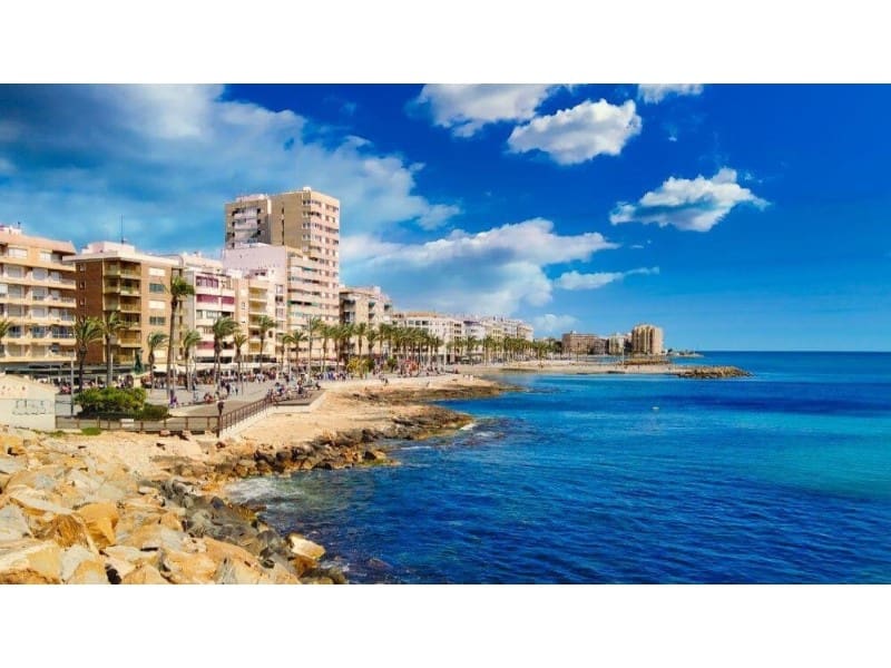 2 slaapkamer Bungalow te koop in Torrevieja met zwembad - € 309.000 (Ref: 8045306)