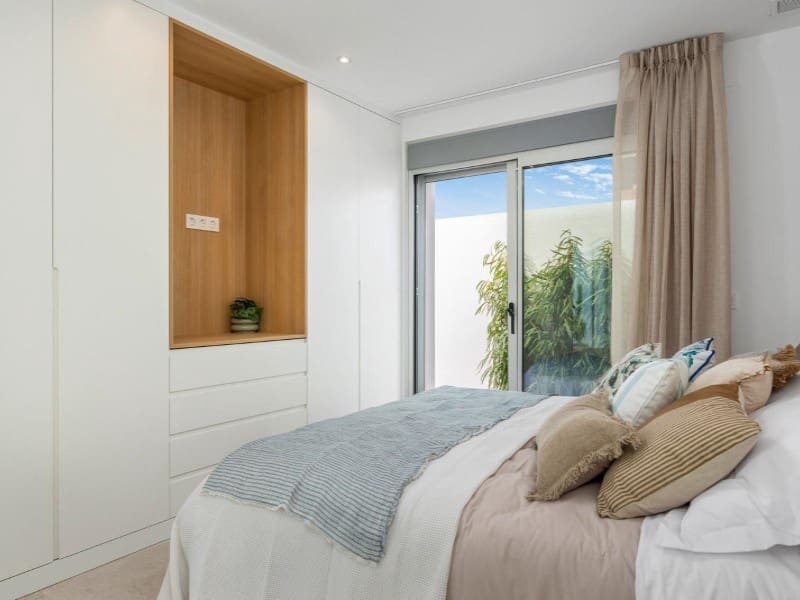 3 sypialnia Willa na sprzedaż w Los Alcazares z basenem - 499 900 € (Ref: 8082871)