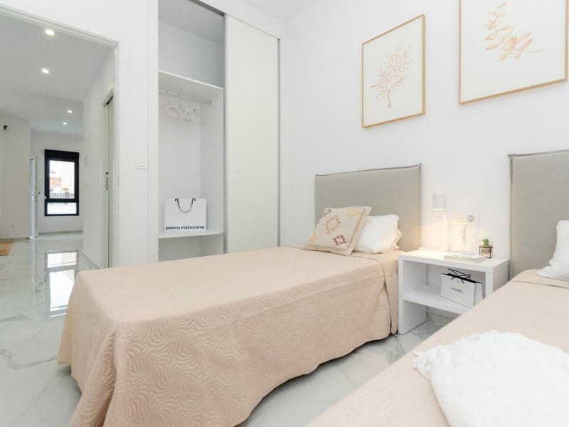 3 sovrum Villa till salu i Torrevieja med pool - 424 000 € (Ref: 8102366)