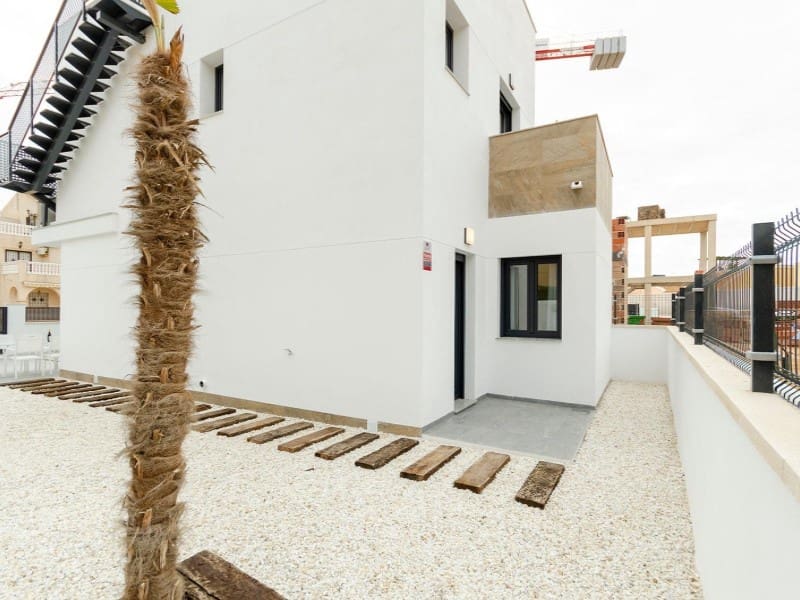 3 sovrum Villa till salu i Torrevieja med pool - 424 000 € (Ref: 8102366)