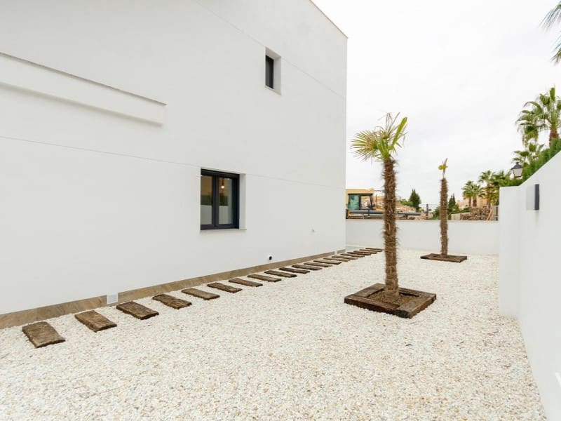 3 sovrum Villa till salu i Torrevieja med pool - 424 000 € (Ref: 8102366)