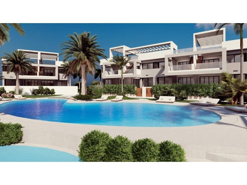 2 soveværelse Bungalow til salg i Torrevieja med swimmingpool - € 309.900 (Ref: 8140882)