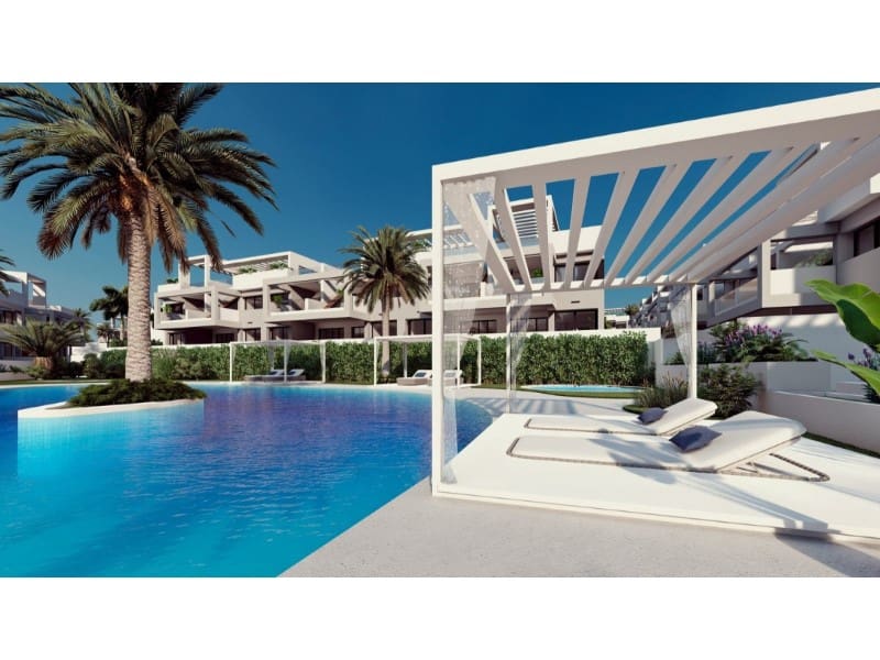 2 soveværelse Bungalow til salg i Torrevieja med swimmingpool - € 309.900 (Ref: 8140882)