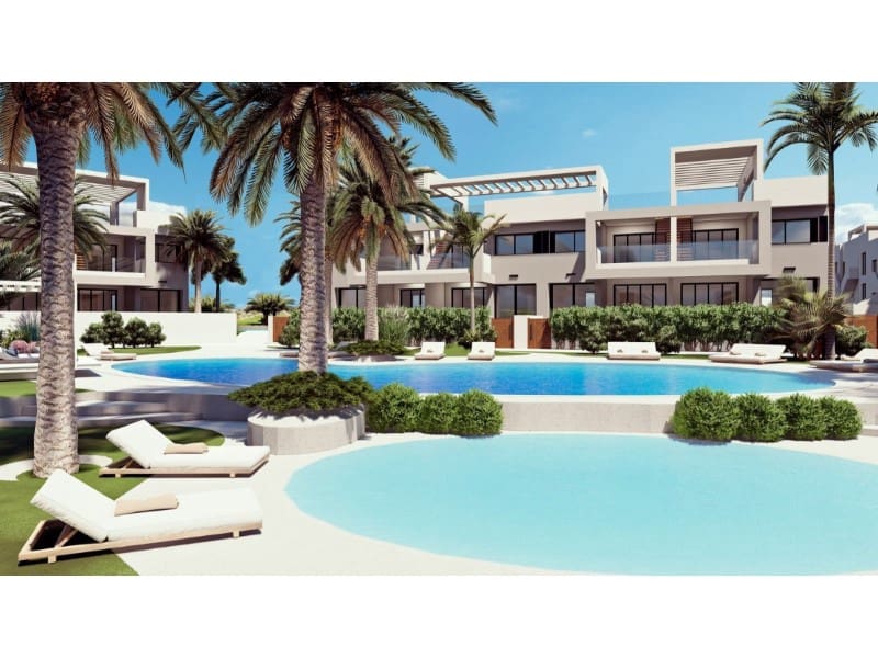 2 soveværelse Bungalow til salg i Torrevieja med swimmingpool - € 309.900 (Ref: 8140882)