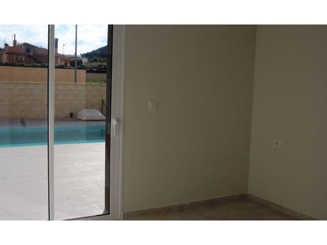 3 soveværelse Villa til salg i La Romana med swimmingpool - € 345.000 (Ref: 8162416)