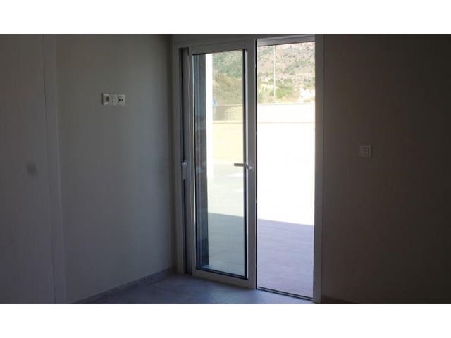 3 soveværelse Villa til salg i La Romana med swimmingpool - € 345.000 (Ref: 8162416)