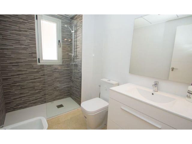 2 sypialnia Penthouse na sprzedaż w Blue Lagoon z basenem - 295 000 € (Ref: 8206996)