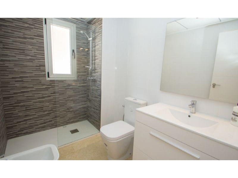 2 soveværelse Lejlighed til salg i Orihuela Costa med swimmingpool - € 255.000 (Ref: 8206997)