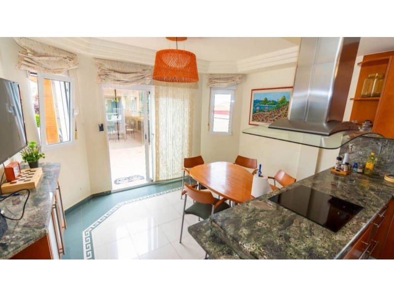 4 sovrum Villa till salu i Aguas Nuevas med pool garage - 995 000 € (Ref: 8220642)