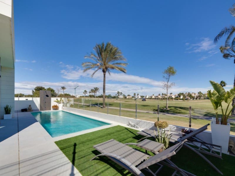 3 sovrum Villa till salu i Pinar de Campoverde med pool - 535 000 € (Ref: 8302847)