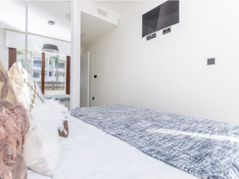 3 soveværelse Bungalow til salg i Torrevieja med swimmingpool - € 290.000 (Ref: 8311575)