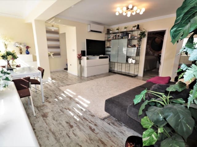 3 makuuhuone Kattohuoneisto myytävänä paikassa Playa de los Náufragos, Torrevieja - 240 000 € (Ref: 8423631)