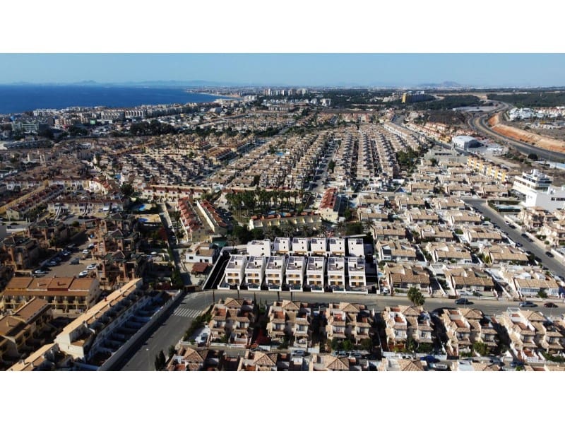 3 slaapkamer Villa te koop in Orihuela Costa met zwembad - € 495.000 (Ref: 8426704)