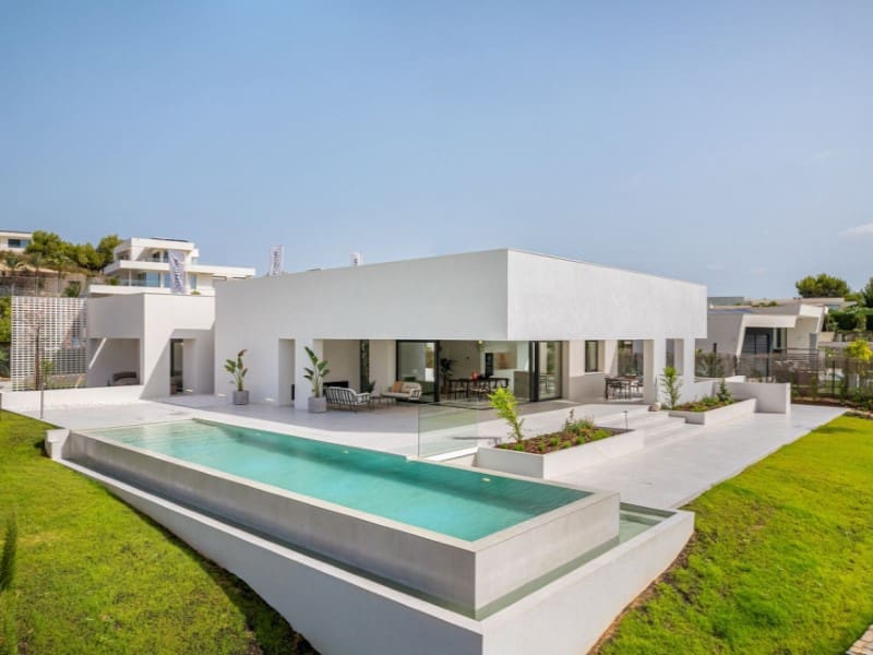 3 soveværelse Villa til salg i Cabo Roig med swimmingpool - € 2.550.000 (Ref: 8434566)