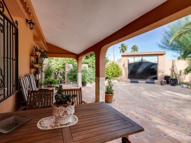 5 Zimmer Villa zu verkaufen in Los Balcones - Los Altos, Torrevieja mit Pool - 850.000 € (Ref: 8434568)