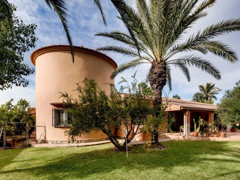 5 Zimmer Villa zu verkaufen in Torrevieja mit Pool - 850.000 € (Ref: 8434568)