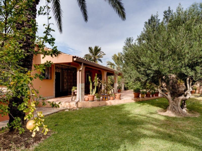 5 Zimmer Villa zu verkaufen in Torrevieja mit Pool - 850.000 € (Ref: 8434568)