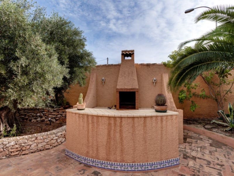 5 Zimmer Villa zu verkaufen in Torrevieja mit Pool - 850.000 € (Ref: 8434568)