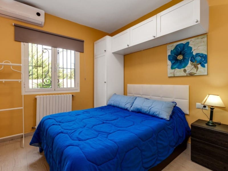 5 Zimmer Villa zu verkaufen in Torrevieja mit Pool - 850.000 € (Ref: 8434568)