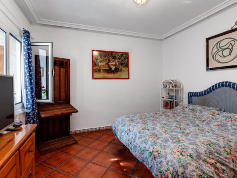 5 Zimmer Villa zu verkaufen in Torrevieja mit Pool - 850.000 € (Ref: 8434568)