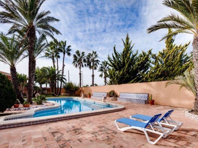 5 Zimmer Villa zu verkaufen in Los Balcones - Los Altos, Torrevieja mit Pool - 850.000 € (Ref: 8434568)