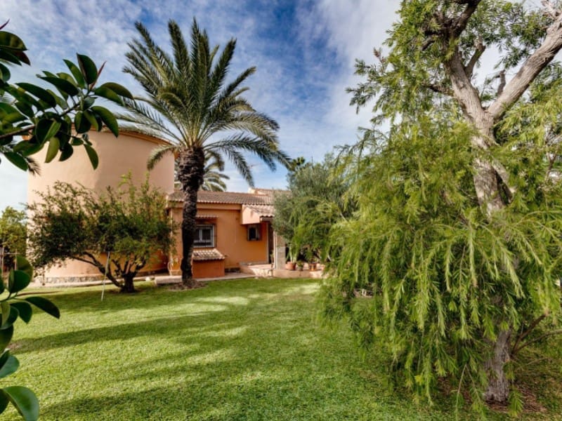 5 Zimmer Villa zu verkaufen in Torrevieja mit Pool - 850.000 € (Ref: 8434568)